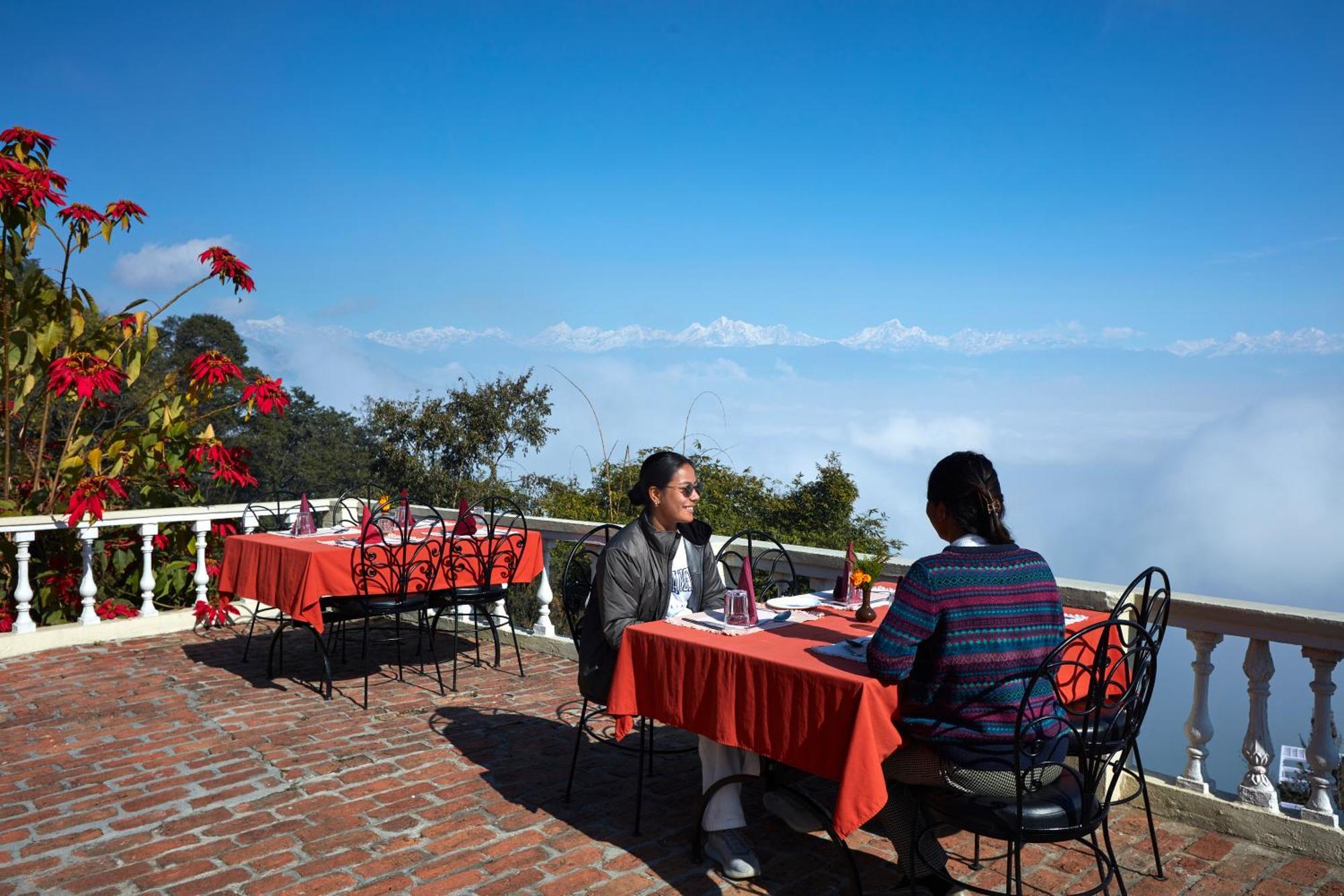 Dhulikhel Lodge Resort Bagian luar foto